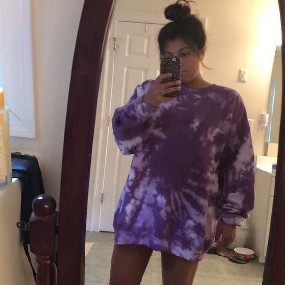 Tops - tie dye crewneck